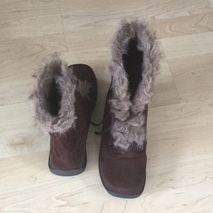 Womens Boots with fur